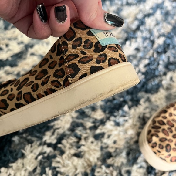 Toms Leopard Print Slip-On Women's Shoes - Picture 5 of 6